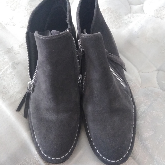 Booties - Picture 4 of 4